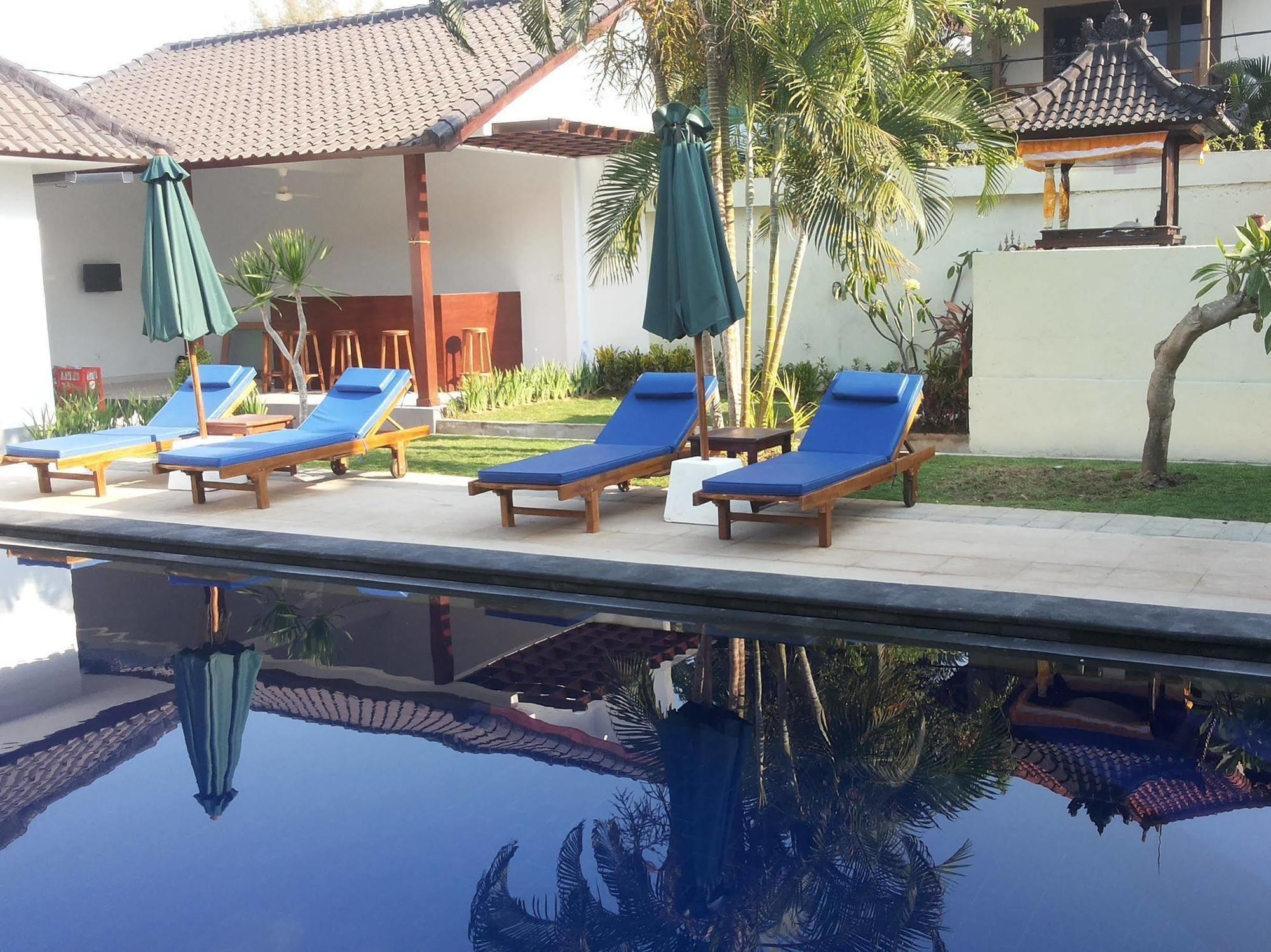 U House Seminyak 호텔 캐로보칸 외부 사진