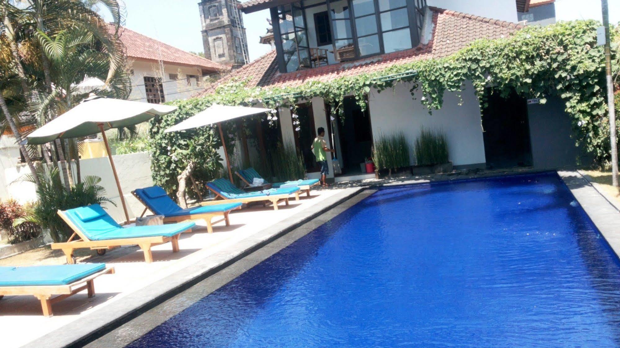 U House Seminyak 호텔 캐로보칸 외부 사진