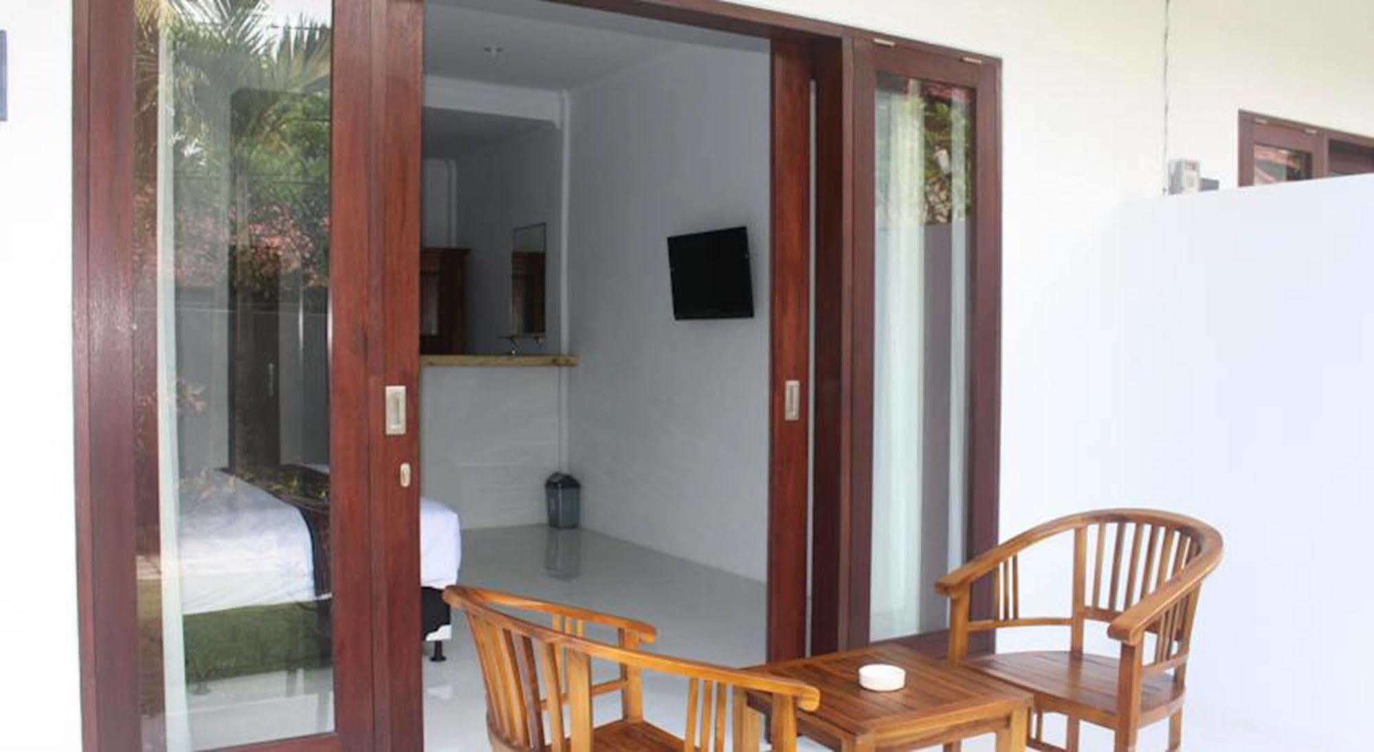 U House Seminyak 호텔 캐로보칸 외부 사진