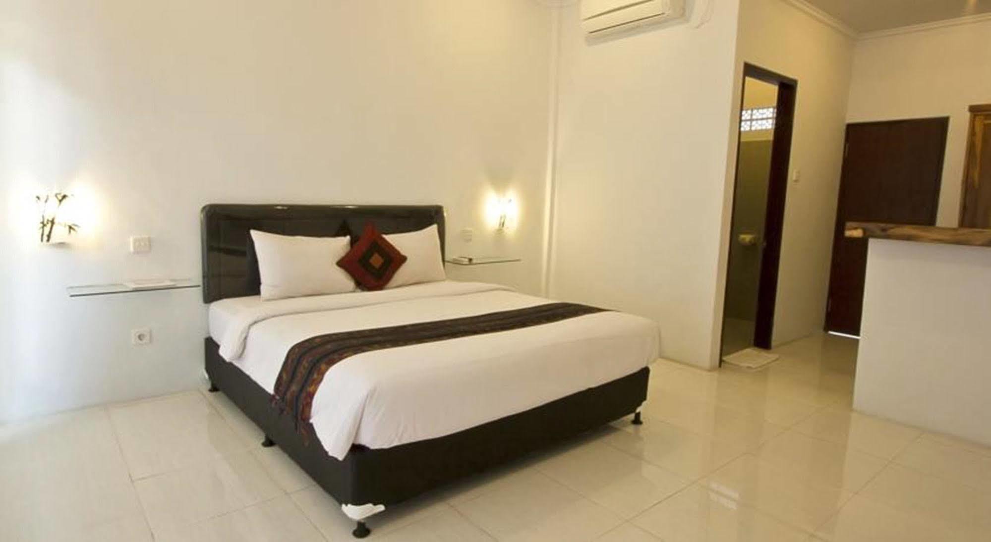 U House Seminyak 호텔 캐로보칸 외부 사진