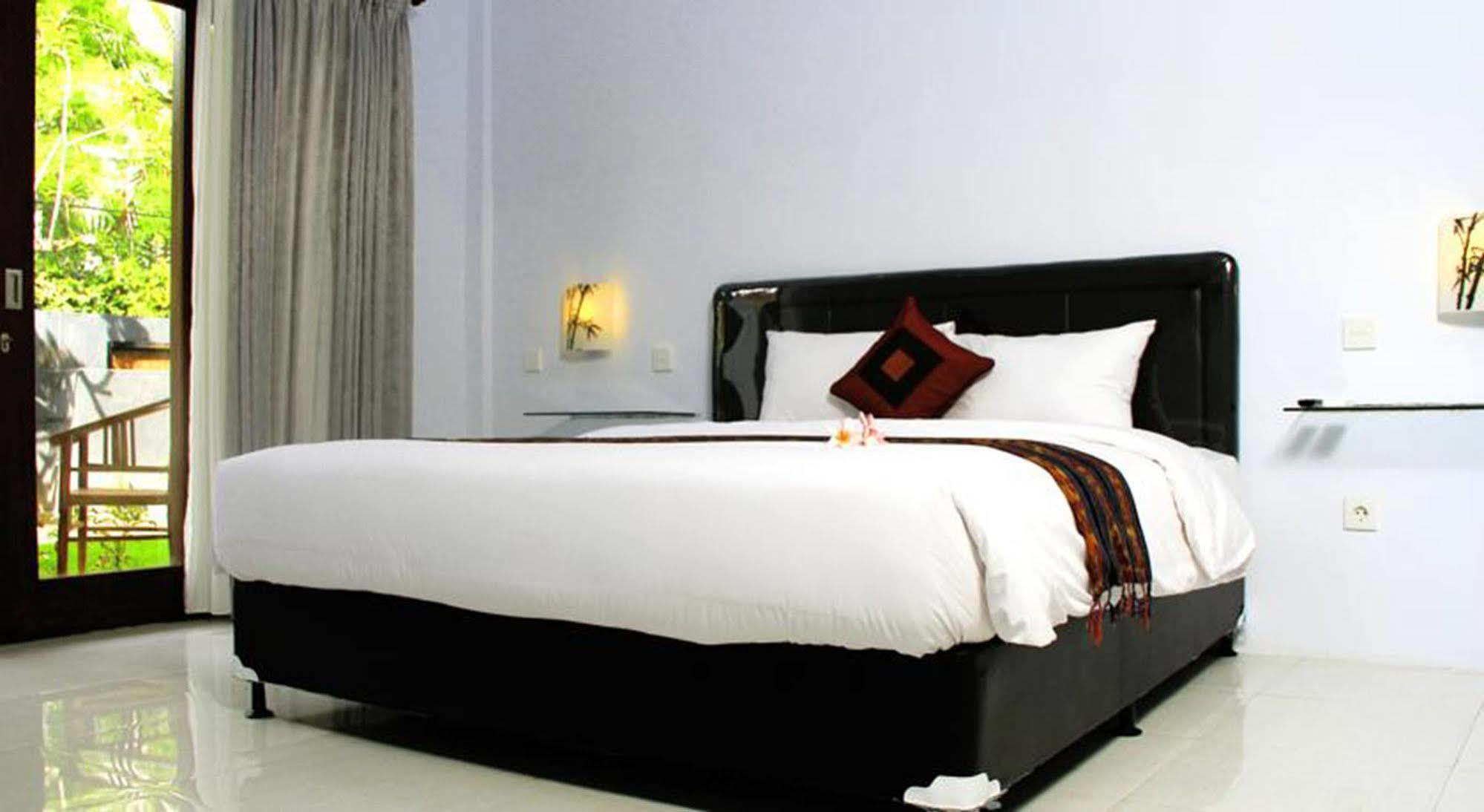U House Seminyak 호텔 캐로보칸 외부 사진